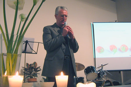 Host of the X-change seminar Peter Roennfeldt