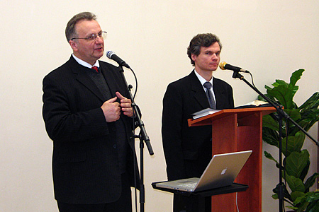 Chairman of the Lithuanian Mission Field Constituency meeting — BAUC president Valdis Zilgalvis (to the left). Lithuanian Mission Field president Bertold Hibner (to the right).
