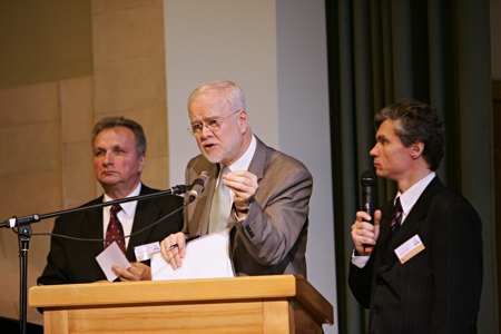 Baltijas Konferenču Ūnijas kongress Rīgā, 2009. gada 4. jūnijā. Kongresu vada Adventistu baznīcas Trans-Eiropas nodaļas vadītājs Bertils Viklanders.
