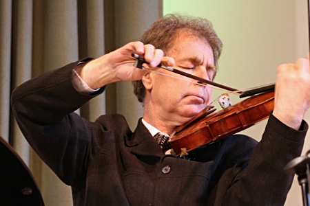 Closing worship service of Baltic Union Conference Constituency meeting [Rīga, Latvia] 2009.06.06. Violin plays Andris Baumanis.